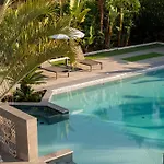 Solia - Indipendente Con Piscina E Giardino וילה